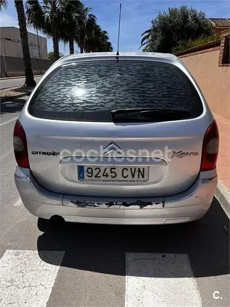Usado Citroën Xsara Picasso Exclusive 90 CV (66 kW) 2004 Gris / plata Monovolumen