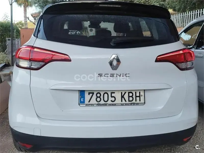 Usado Renault Scénic IV Zen 110 CV (80 kW) 2017 Blanco Monovolumen