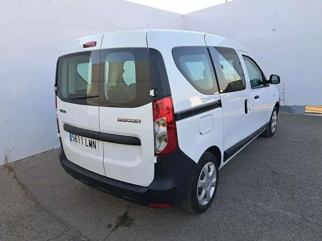 Usado Dacia Dokker 110 CV (80 kW) 2020 Blanco Monovolumen