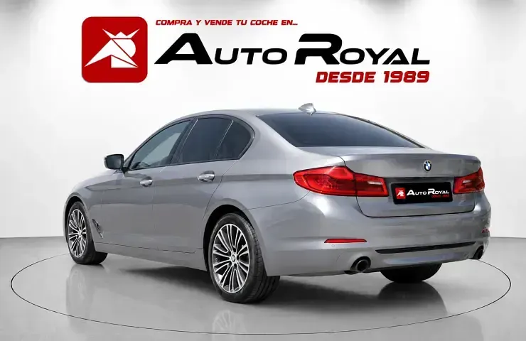 Usado BMW 530 Sport Line 265 CV (194 kW) 2017 Gris (metalizado) Berlina
