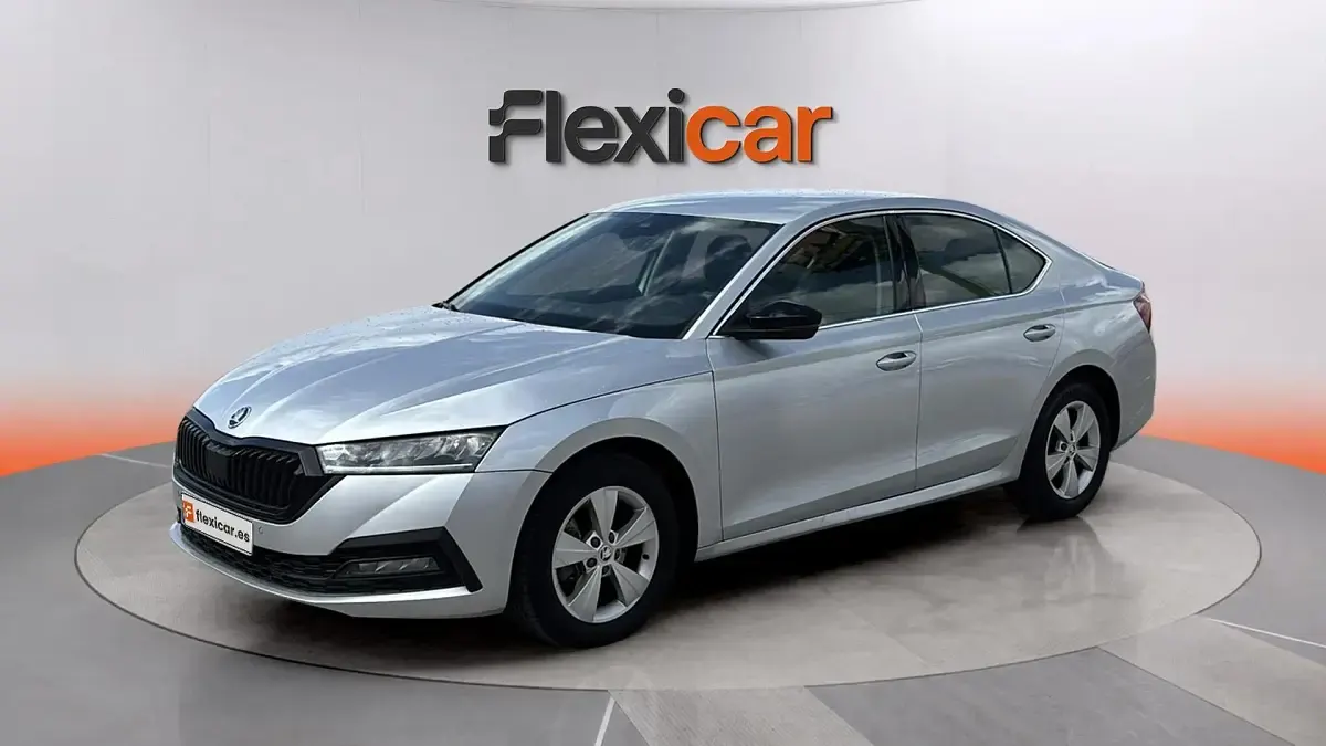 Usado Skoda Octavia Ambition 116 CV (85 kW) 2022 Gris Utilitario