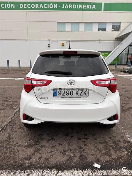 Usado Toyota Yaris 111 CV (81 kW) 2019 Blanco Berlina