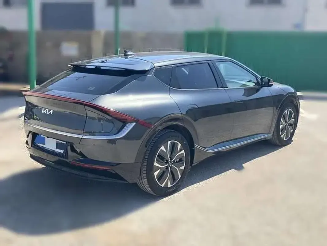 Usado Kia EV6 Air 167 kW (228 CV) 2023 Gris SUV
