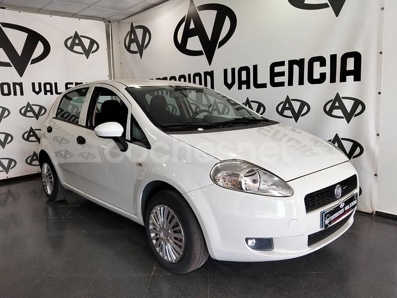 Blanco Usado 2011 Fiat Punto Active Utilitario | 4999 € (Precio justo) - Imagen 1/4