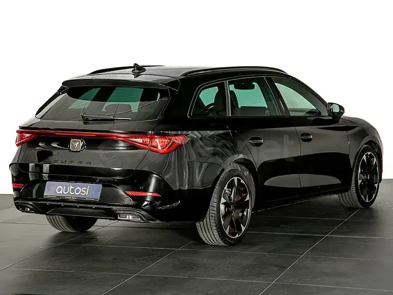 Begagnad Cupra Leon 150 HK (110 kW) 2023 Svart Kombi