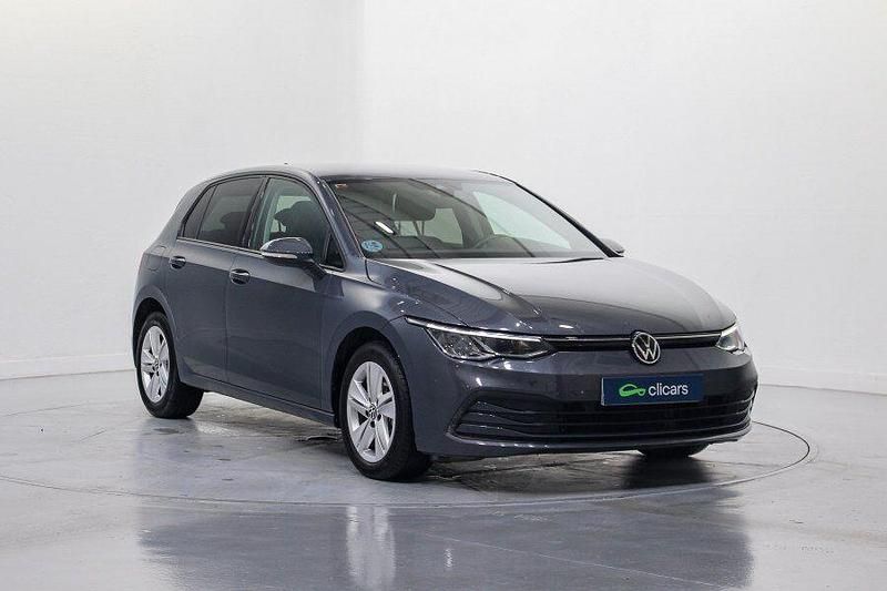 Usado VW Golf VII Life 150 CV (110 kW) 2021 Gris / plata Utilitario