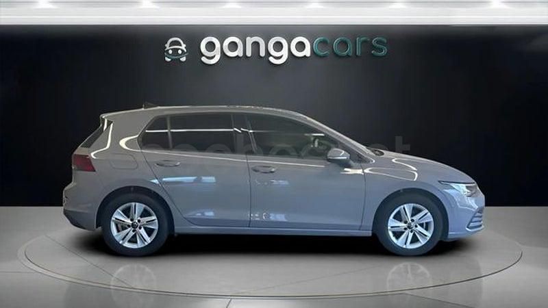 Usado VW Golf VIII Life 110 CV (80 kW) 2022 Gris / plata Berlina