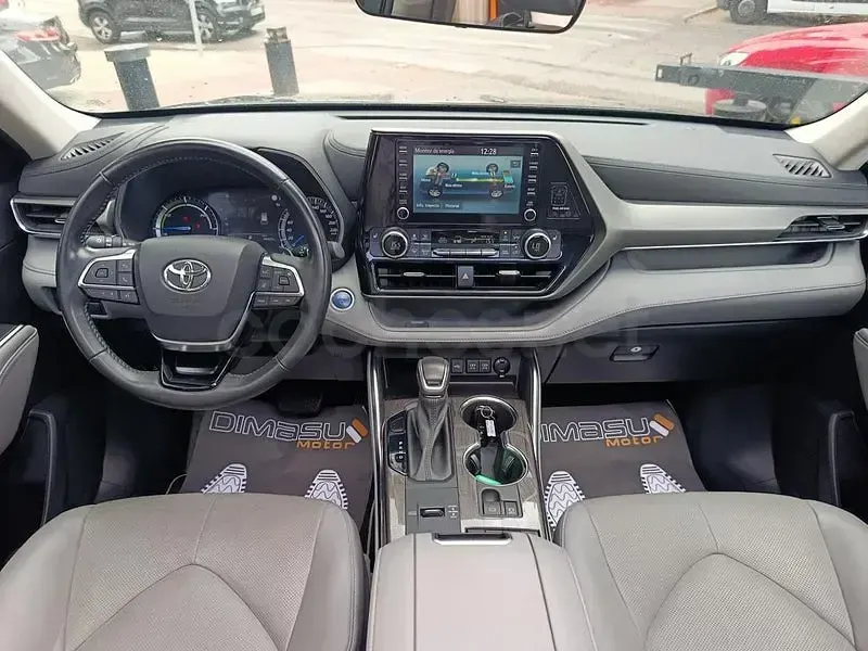 Usado Toyota Highlander Advance 246 CV (180 kW) 2022 Negro SUV