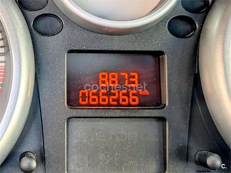 Usado Peugeot 207 75 CV (55 kW) 2009 Negro Familiar