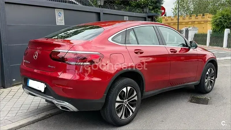 Usado Mercedes GLC300e 306 CV (225 kW) 2022 Rojo SUV