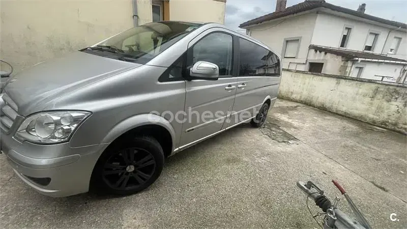 Usado Mercedes Viano 150 CV (110 kW) 2010 Gris / plata Monovolumen
