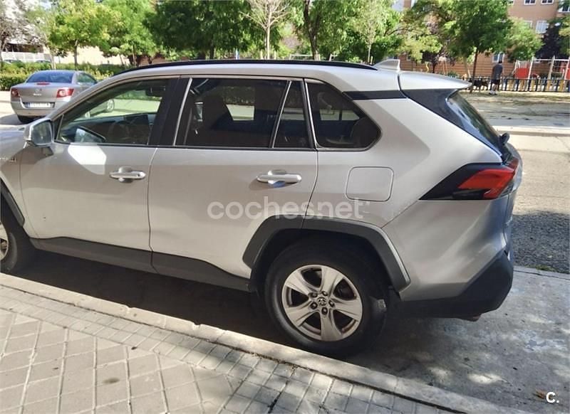 Usado Toyota RAV4 Hybrid Advance 222 CV (163 kW) 2023 Gris / plata SUV