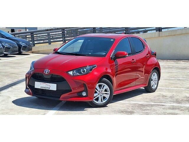 Rojo Usado 2022 Toyota Yaris Edition Berlina | 16.900 € (Precio justo) - Imagen 1/4