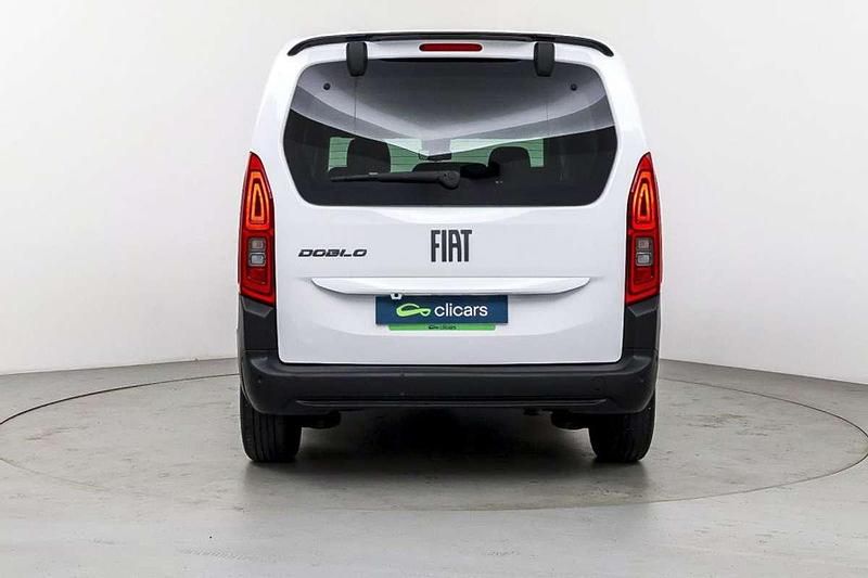 Usado Fiat Doblò 102 CV (75 kW) 2025 Blanco Monovolumen