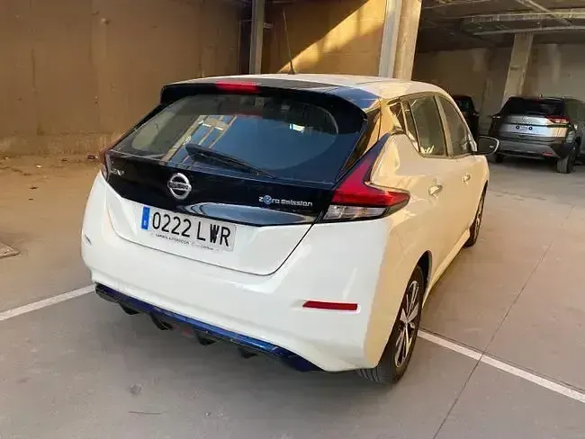 Usado Nissan Leaf Acenta 110 kW (150 HP) 2022 Branco Citadino