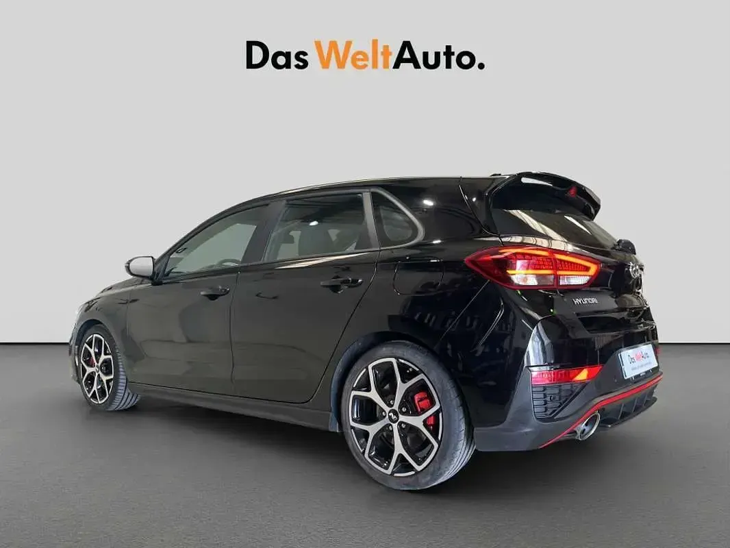 Usado Hyundai i30 250 CV (183 kW) 2024 Negro Utilitario