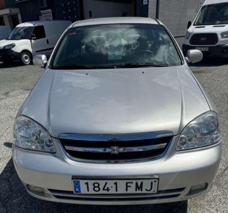 Gris / plata Usado 2007 Chevrolet Nubira SX Berlina | 4299 € (Un poco caro) - Imagen 1/4