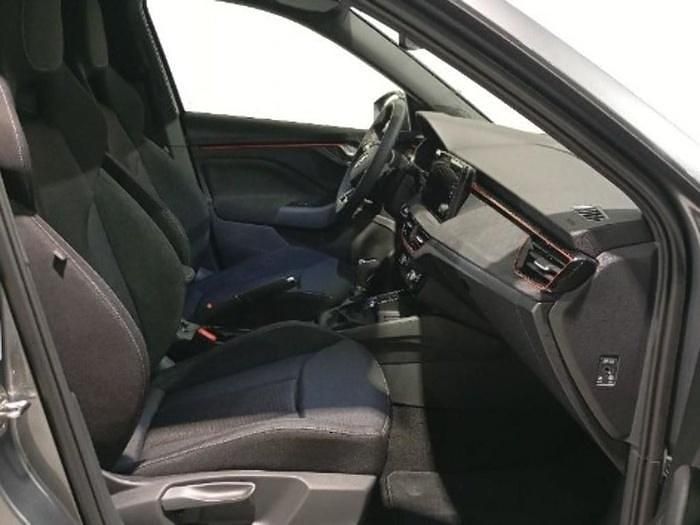 Usado Skoda Kamiq 115 CV (84 kW) 2025 Gris SUV