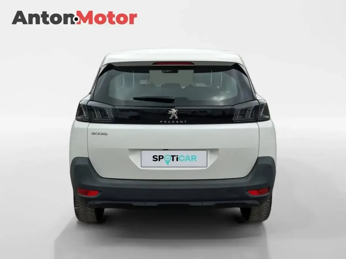 Usado Peugeot 5008 Active 130 CV (95 kW) 2021 Blanco SUV