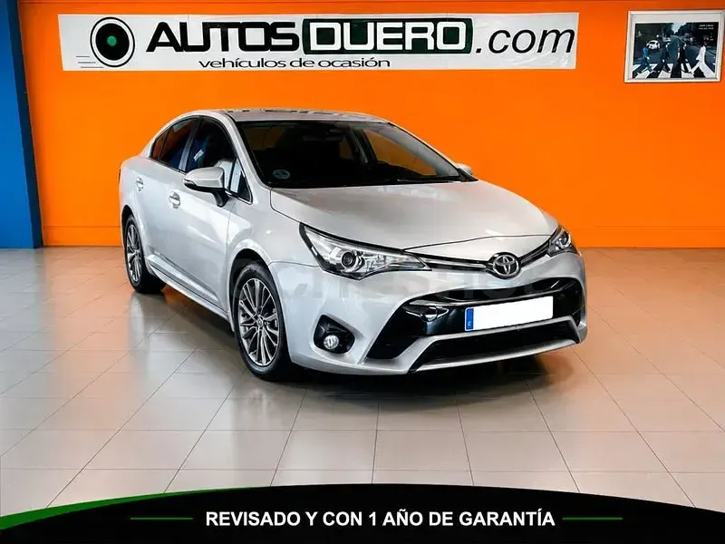 Usado Toyota Avensis Advance 143 CV (105 kW) 2017 Beige Berlina