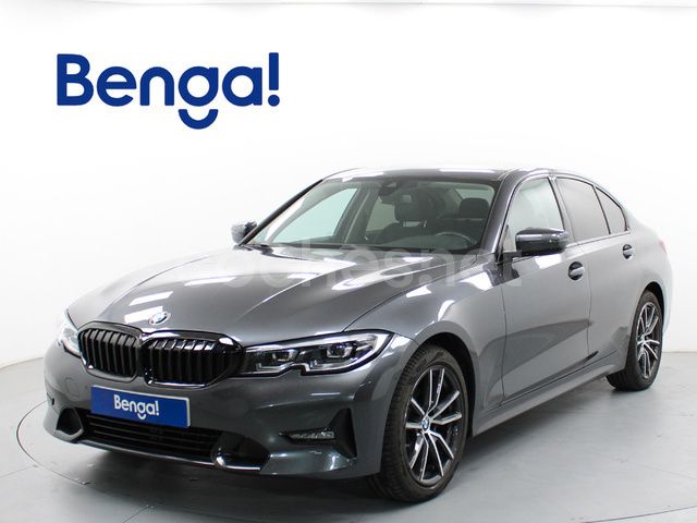 Gris / plata Usado 2021 BMW 320e Comfort Edition Berlina | 33.999 € (Un poco caro) - Imagen 1/4