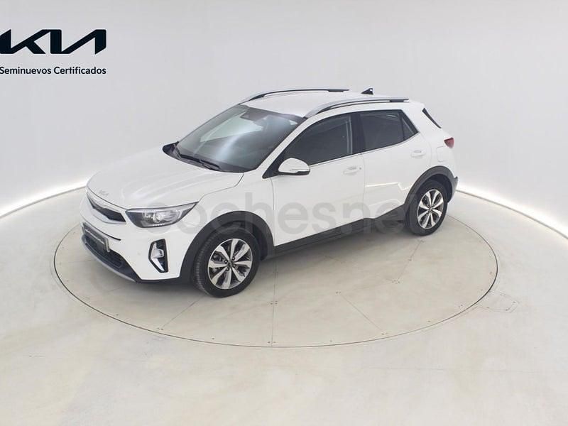 Usado Kia Stonic 100 CV (73 kW) 2024 Blanco SUV