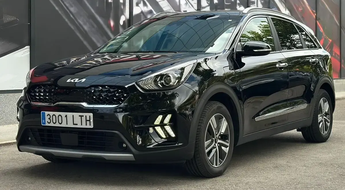 Używany Kia Niro 141 KM (103 kW) 2021 Szary SUV