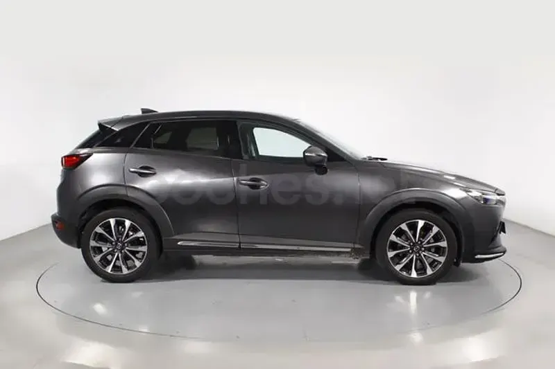 Usado Mazda CX-3 121 CV (88 kW) 2022 Gris / plata SUV