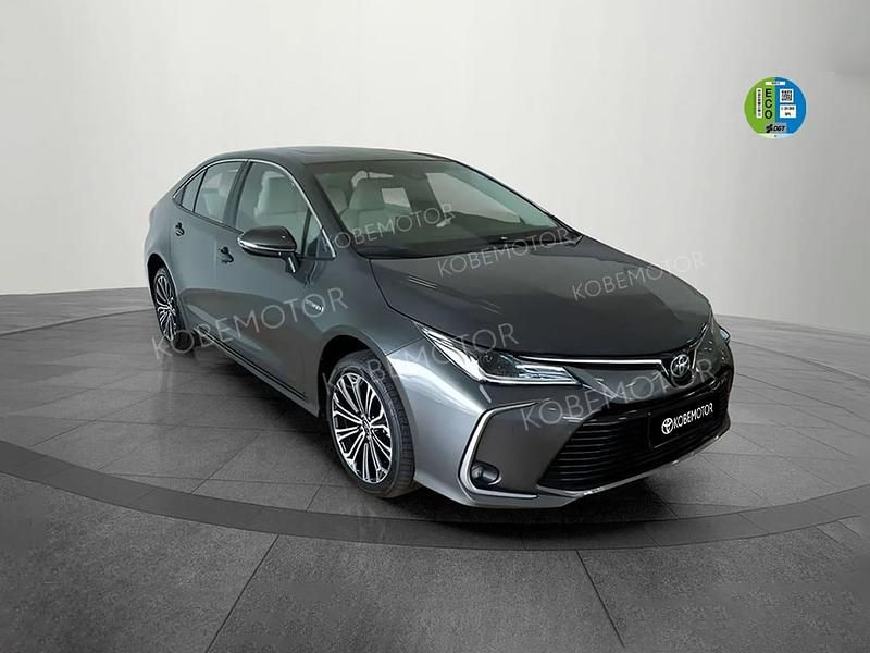 Gris Nuevo 2025 Toyota Corolla Plus Berlina | 30.390 € (Precio justo) - Imagen 1/4