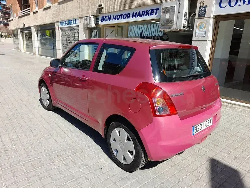 Usado Suzuki Swift GL 92 CV (67 kW) 2010 Violeta / lila Utilitario