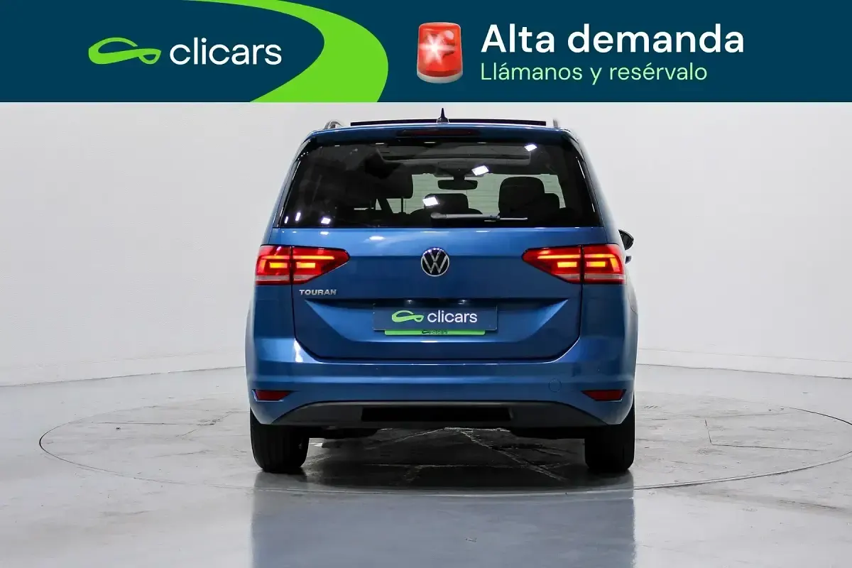 Usado VW Touran Advance 122 CV (89 kW) 2021 Azul Monovolumen