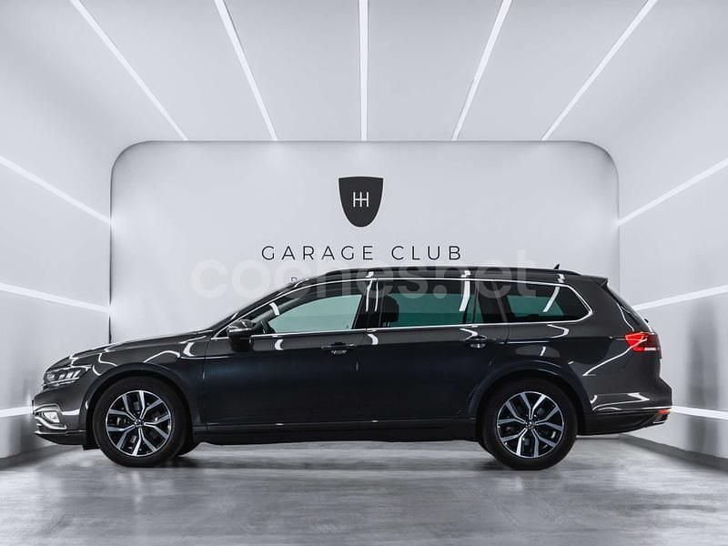 Usado VW Passat Business 150 CV (110 kW) 2021 Gris / plata Familiar