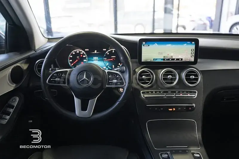 Usado Mercedes GLC200 163 CV (119 kW) 2020 Gris / plata SUV