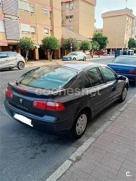 Usado Renault Laguna II Authentique 100 CV (73 kW) 2005 Negro Berlina
