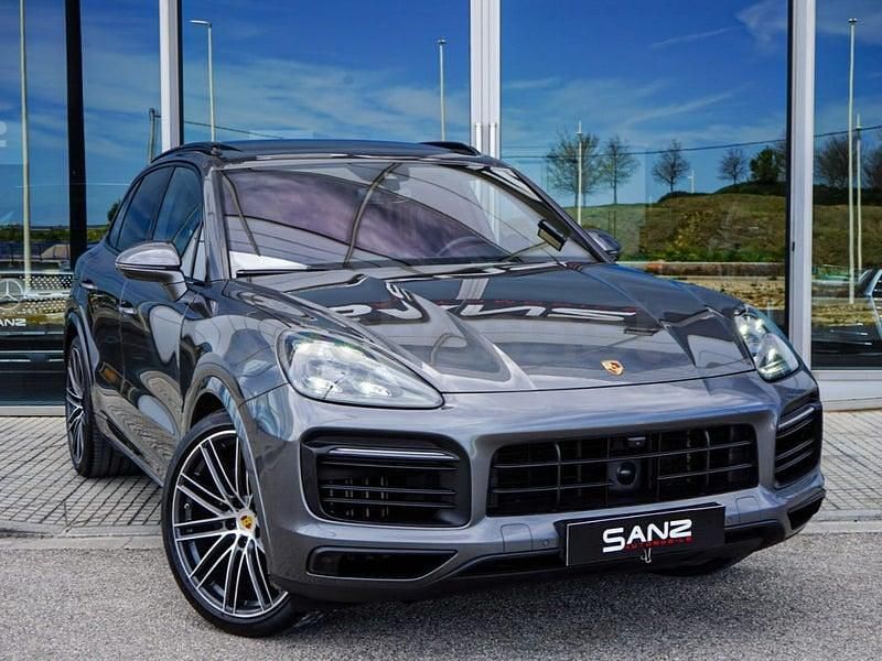 Usado Porsche Cayenne 462 CV (339 kW) 2020 Gris / plata SUV