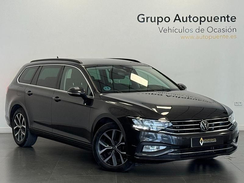 Negro Usado 2023 VW Passat Executive Familiar | 21.990 € (Caro) - Imagen 1/4