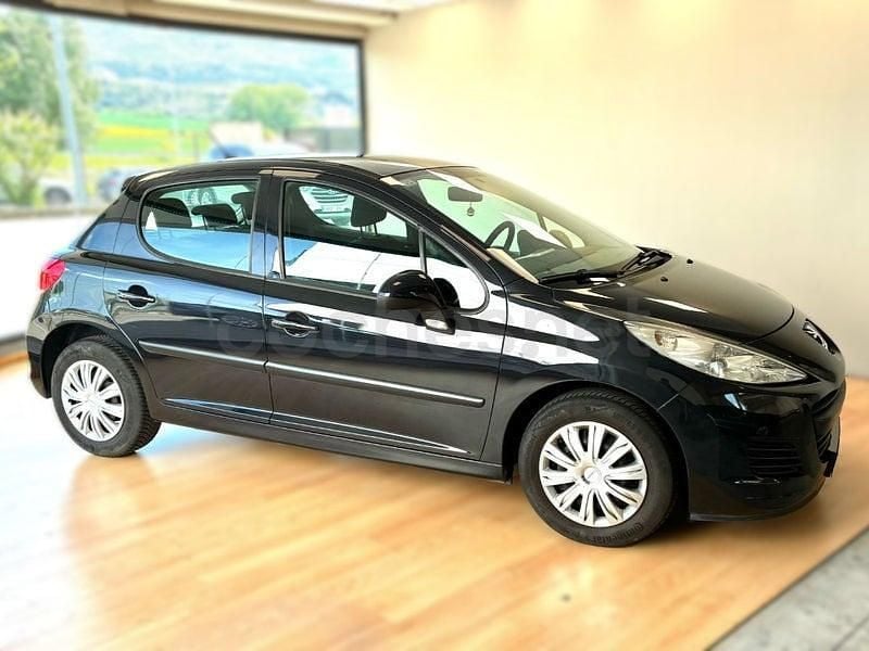 Usado Peugeot 207 Business-Line 75 CV (55 kW) 2010 Negro Berlina
