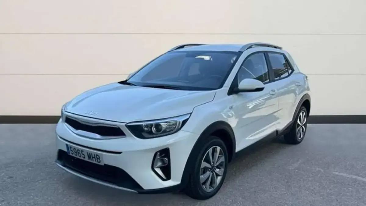 Usado Kia Stonic 84 CV (61 kW) 2023 Blanco SUV