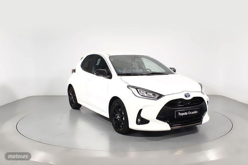 Blanco Usado 2022 Toyota Yaris Hybrid Style | 21.100 € (Precio justo) - Imagen 1/4