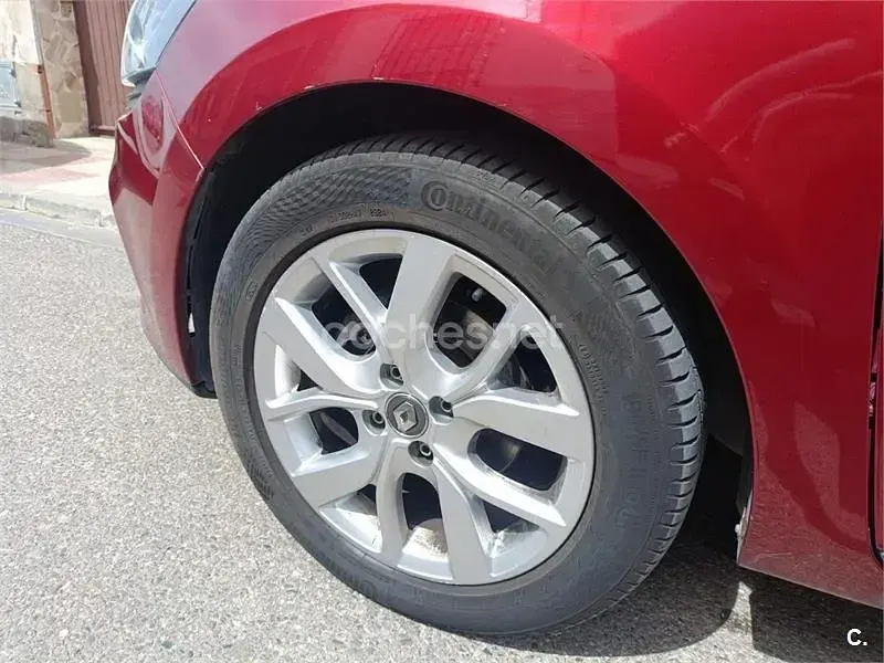 Usado Renault Clio IV LIMITED 90 CV (66 kW) 2019 Granate Berlina