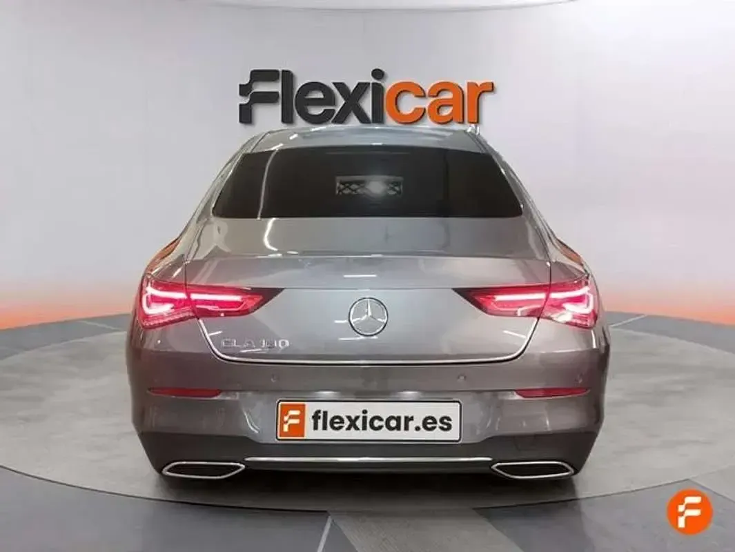 Usado Mercedes CLA180 136 CV (100 kW) 2022 Gris Coupe