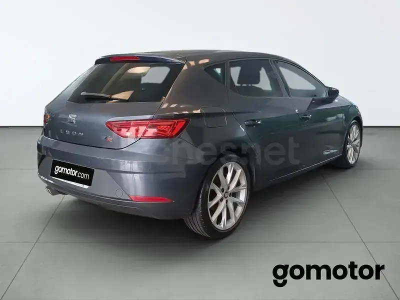 Usado Seat Leon FR 150 CV (110 kW) 2018 Gris / plata Berlina