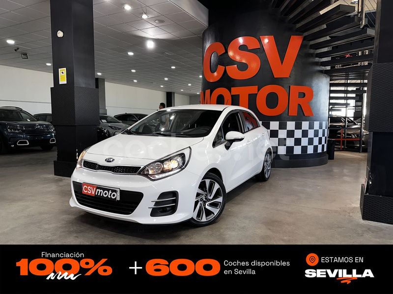 Blanco Usado 2017 Kia Rio Berlina | 8750 € (Precio justo) - Imagen 1/4