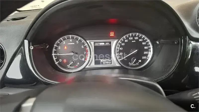 Usado Suzuki Vitara GLX 120 CV (88 kW) 2016 Blanco SUV
