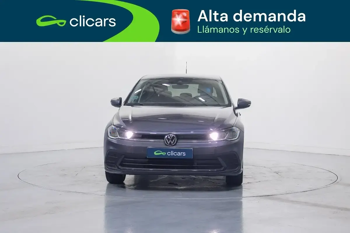 Usado VW Polo 95 CV (69 kW) 2025 Gris Utilitario