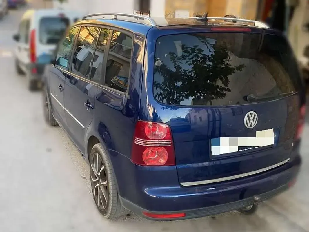 Usado VW Touran 170 CV (125 kW) 2007 Azul Monovolumen
