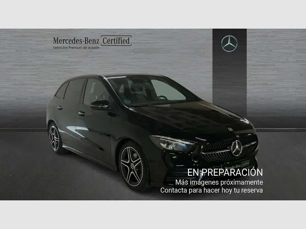Usado Mercedes B180 116 CV (85 kW) 2023 Negro Utilitario