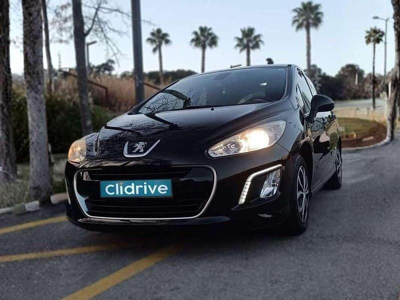 Usado Peugeot 308 Active 120 CV (88 kW) 2012 Negro Utilitario