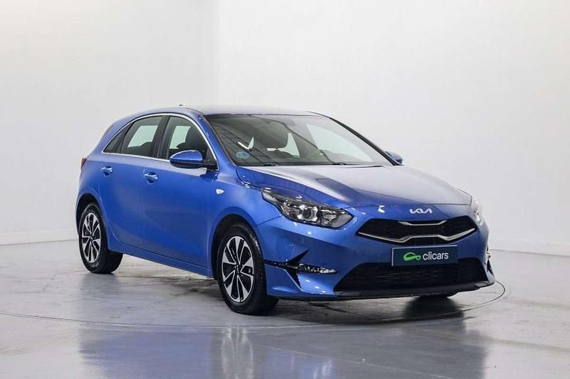 Usado Kia Ceed 101 CV (74 kW) 2025 Azul Utilitario