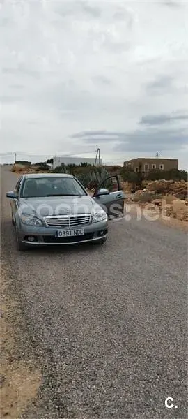 Usado Mercedes 200 75 CV (55 kW) 1993 Gris / plata Familiar